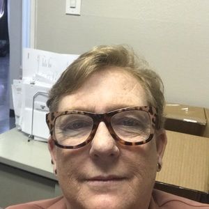 Meet your Posher, Lori